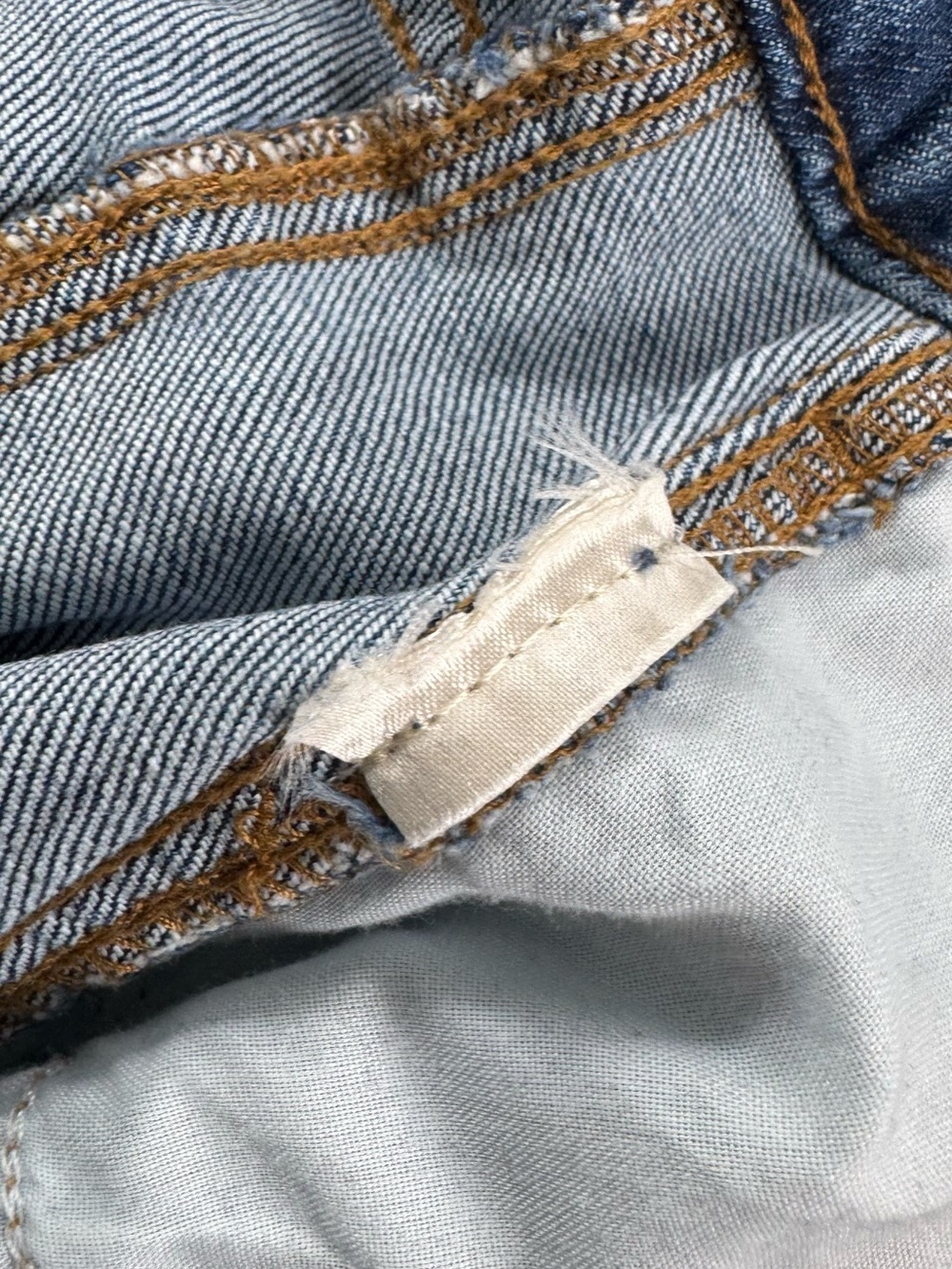 Anthropologie The Kenna Mid-Rise Heritage Barrel Jeans by Pilcro: Bow Edition 29 - Picture 9 of 11